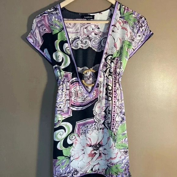 Bebe floral silk bamboo ring deep  v neck too - Picture 1 of 9